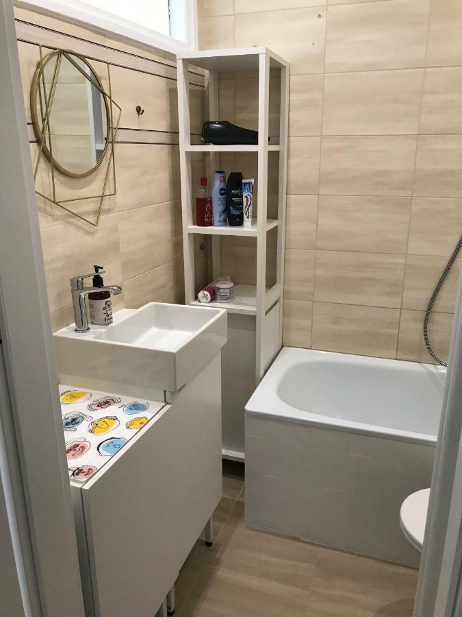 New Life Apartment Next To Metro Station Warsaw Luaran gambar